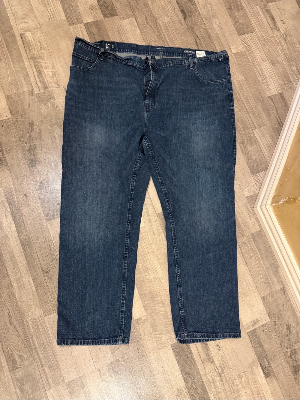 Nautica Men's Relaxed Jeans in Indigo Blue 52x30